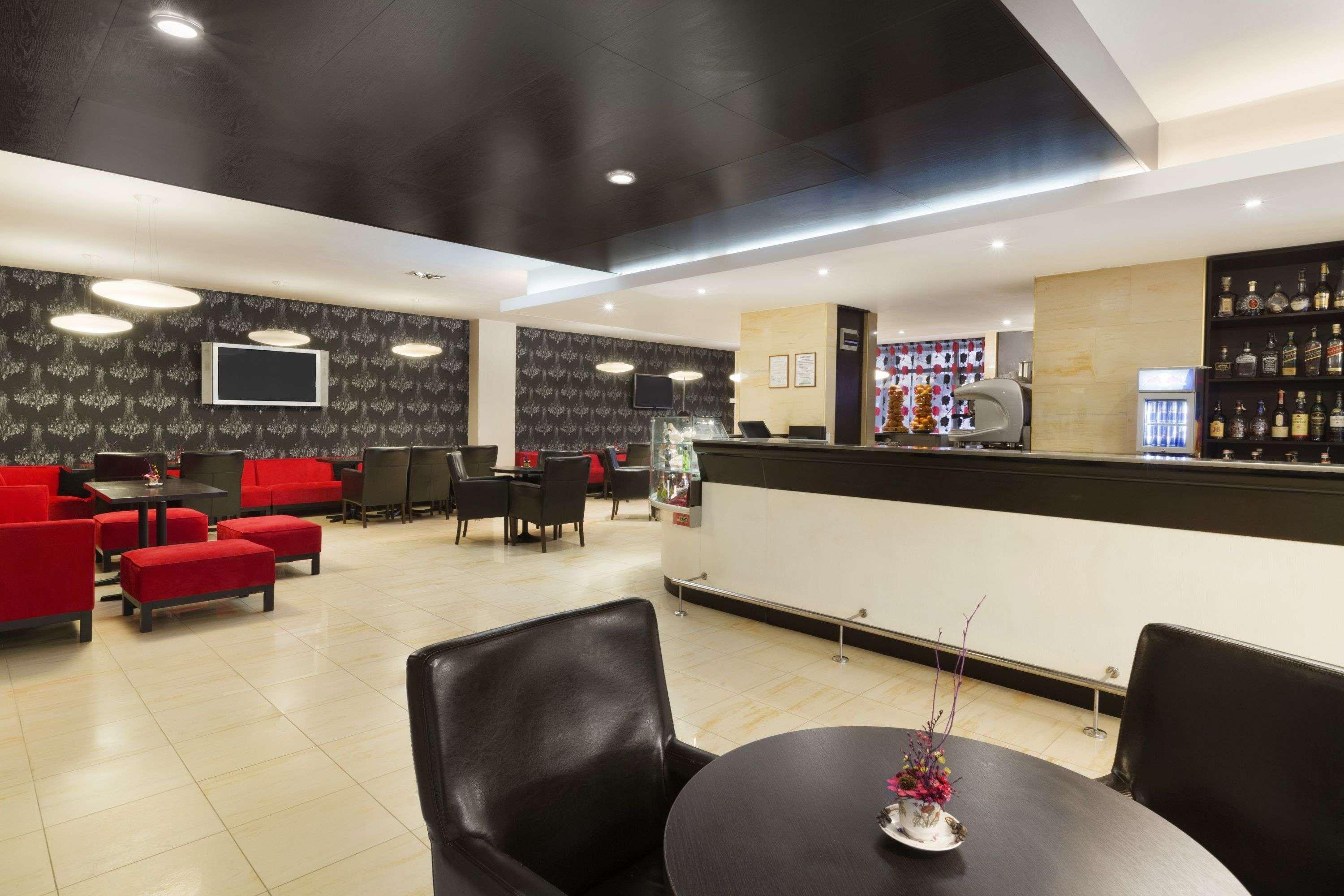 Ramada Iasi City Center Eksteriør billede